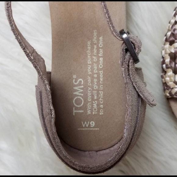 Tom’s Stucco Satin Woven Peep Toe Platform Wedges - Picture 7 of 8